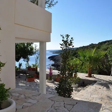 Viadelmare Bed & Breakfast Patu
