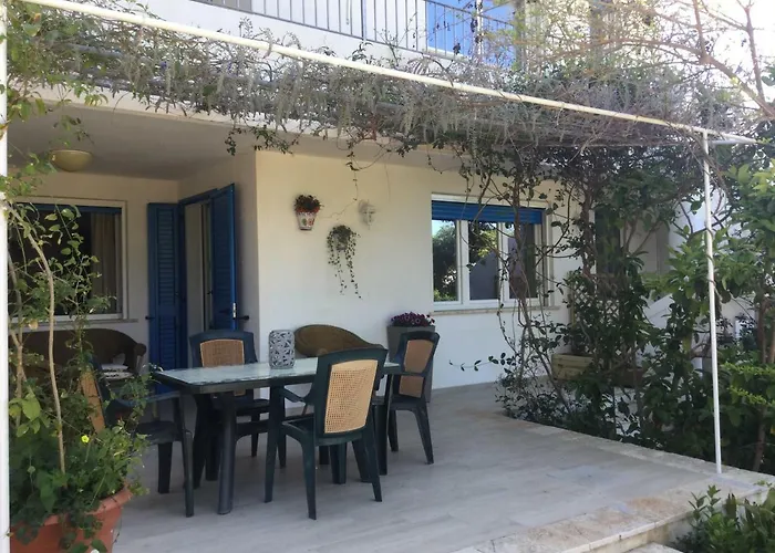 Viadelmare Bed & Breakfast Patù