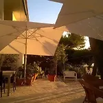 Viadelmare فندق مبيت وإفطار Patù
