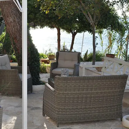 Viadelmare Bed & Breakfast Patu